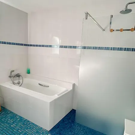 A Proximité De La Et Du Centre Village, Confort