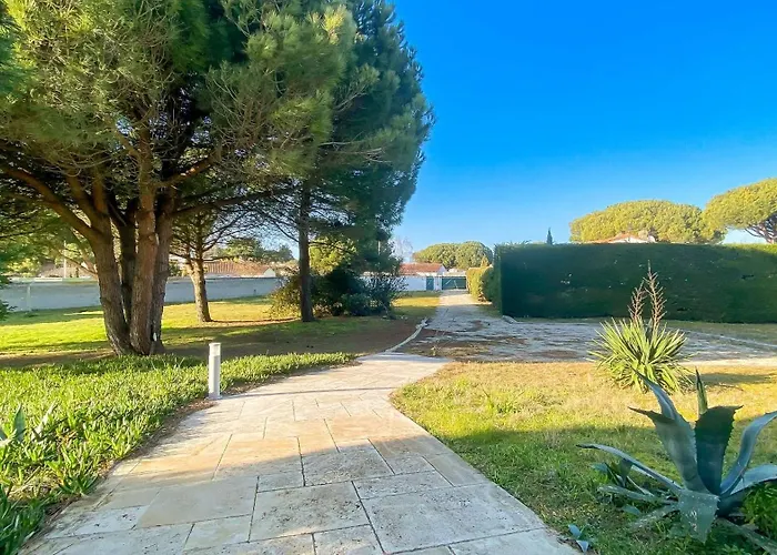 A Proximité De La Et Du Centre Village, Confort Villa